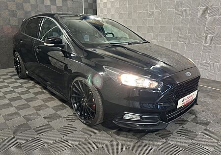 Ford Focus Lim. 2.0 EcoBoost*ST*RECARO-SP.FW-KEYFREE