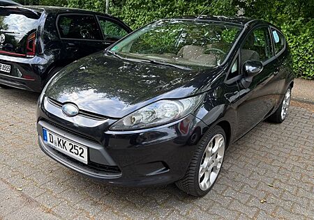 Ford Fiesta 1,25 60kW Titanium Titanium TÜV NEU!