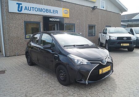 Toyota Yaris Hybrid Life