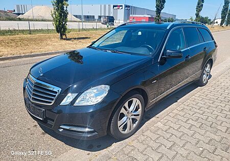 Mercedes-Benz E 200 T BlueEFFICIENCY .