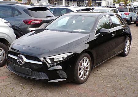 Mercedes-Benz A 200 Progressive LED + Navi + 17" + Parkass. +