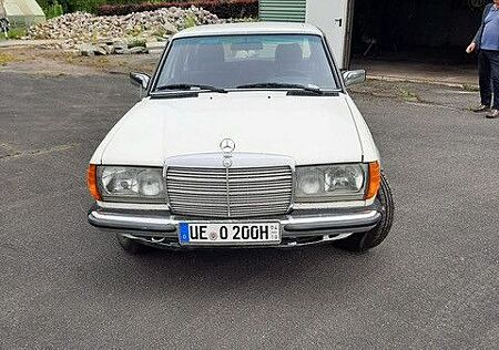 Mercedes-Benz 200