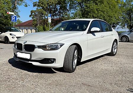 BMW 320i