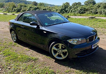 BMW 118i Cabrio - Scheckheft