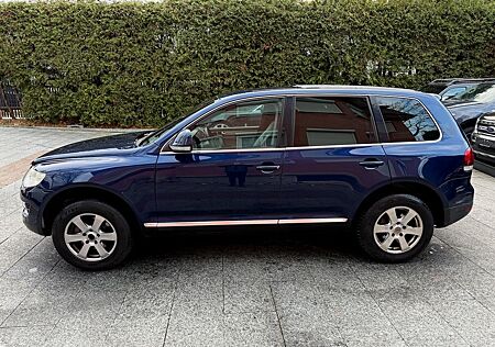 VW Touareg Volkswagen 3.0 V6 TDI Individual *Leder*Navi*AHK*