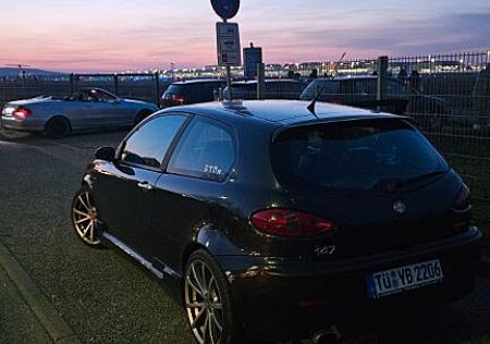 Alfa Romeo 147 2.0 16V T.Spark Distinctive Distinctive