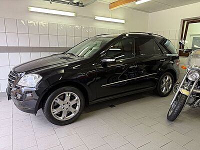 Mercedes-Benz ML 500 4MATIC - 5,5 L ,gepflegter V8 ,2 Hand .