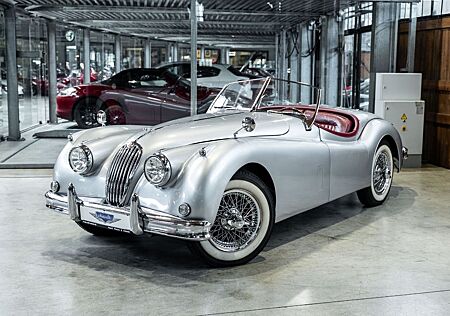 Jaguar XK X140 SE-C OTS | Top Zustand | Classic Data 2