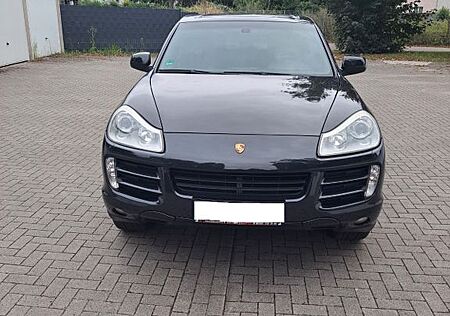 Porsche Cayenne GTS /4.8 L / V8 /Navi/AHK/
