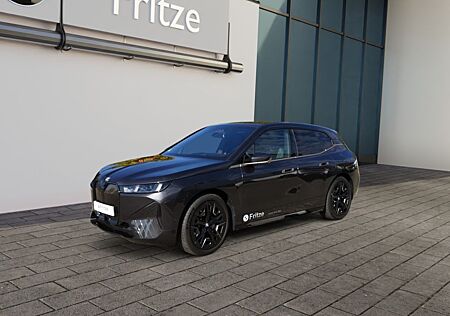 BMW iX xDrive45 Luftfederung AHK Navi Digitales Cock