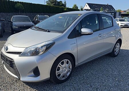 Toyota Yaris 1.5 Hybrid Life TÜV neu