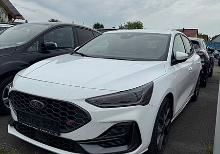 Ford Focus 2,3 ** ST X / LED ** mit Garantie