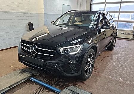 Mercedes-Benz GLC 300 GLC 300e 4M Panorama Airmatic Keyless ACC AHK 21
