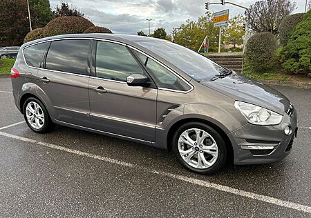 Ford S-Max 2,0 TDCi 103kW DPF Titanium von privat