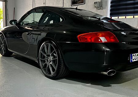 Porsche 996 Carrera, Schalter, Schalensitz, Luisi Lenkra