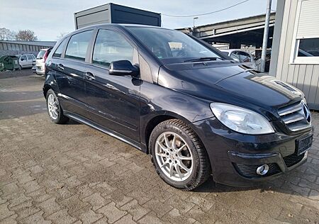 Mercedes-Benz B 180 +AUTOMATIK+KLIMA+NAVI+TÜV03/2027