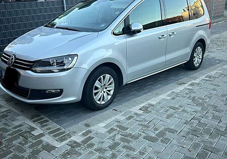 VW Sharan Volkswagen 2.0 TDI DSG 7Sitzer Familien Auto