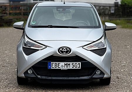 Toyota Aygo (X) -play Team D°APPLE°SERVICE NEU °