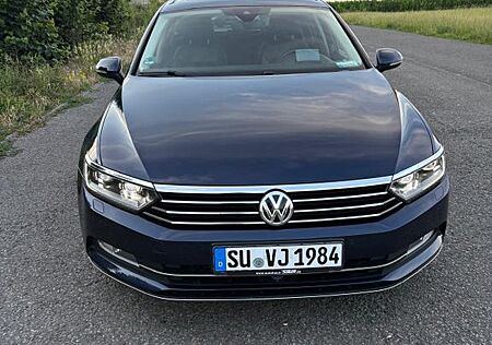 VW Passat Variant Volkswagen 2.0 TDI SCR 140kW DSG Highlin...