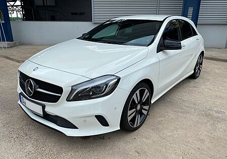 Mercedes-Benz A 180 7G-DCT Urban Night Distronic STHZ Keyles