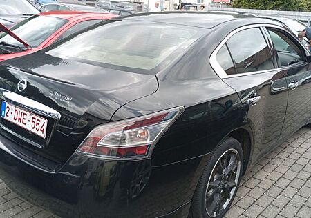 Nissan Maxima