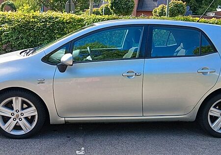 Toyota Auris 2.2 D-CAT D-CAT