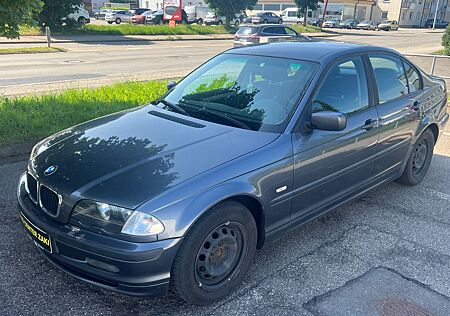BMW 318i