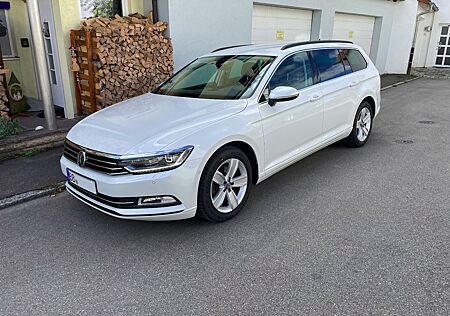 VW Passat Variant Volkswagen 2.0 TDI DSG / Assistenten, LED