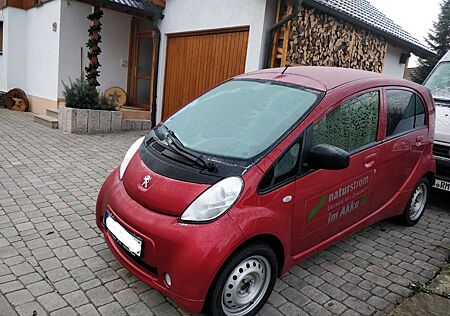 Peugeot iOn Active Active 8-fach bereift, TÜV neu