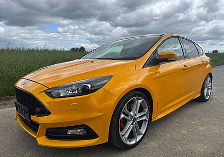 Ford Focus Lim. ST