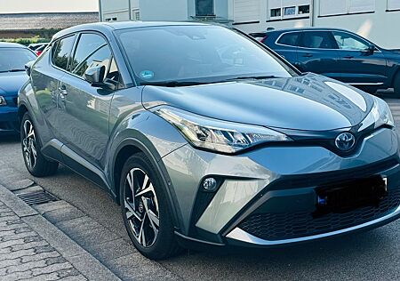 Toyota C-HR 1.8 Hybrid Team Deutschland 8fach Alu; AHK