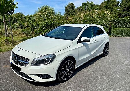 Mercedes-Benz A 180 CDI BlueEFFICIENCY Urban DCT Urban