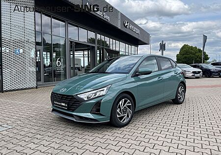 Hyundai i20 Kamera Induktion Navi Spurhalte SHZ AC/AA