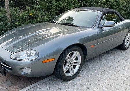 Jaguar XK8 Cabriolet -