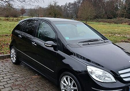 Mercedes-Benz B 200 / Automatik/TÜV/ Inspektion/ Klimaautomatik