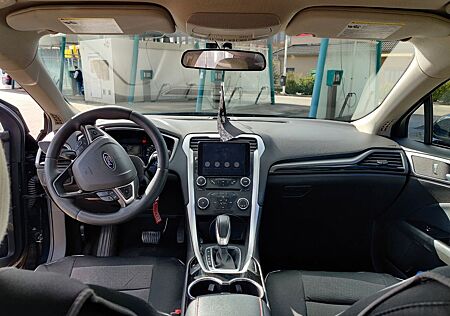 Ford Mondeo 2,0 EcoBoost 176kW Vignale Automatik ...