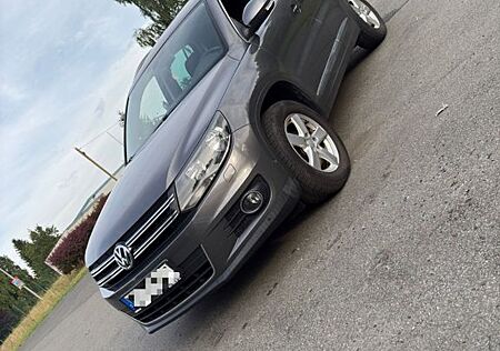 VW Tiguan Volkswagen 2.0 TDI BlueMotion Tech Sport & Style...