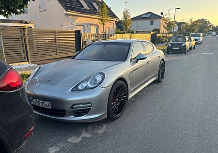 Porsche Panamera 4S S