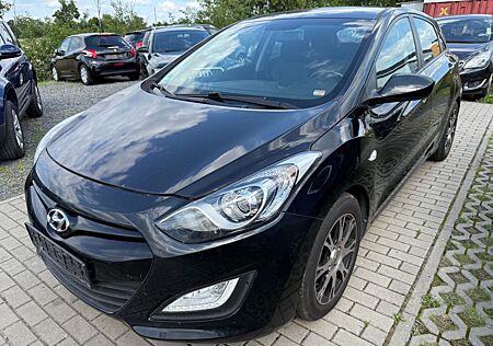 Hyundai i30 Lim. diesel 1.6 gepflegt TÜV noch da