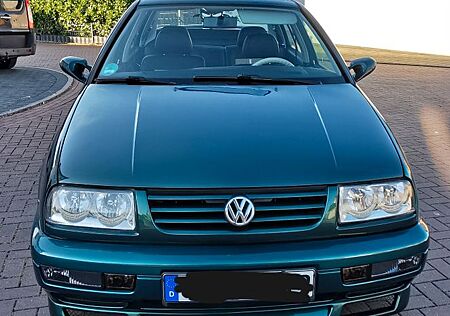 VW Vento Volkswagen 1.8 CLX CLX