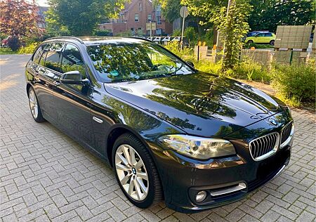 BMW 525d xDrive Touring A Luxury Line Luxury Line