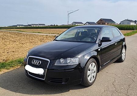 Audi A3 1.6 8P Attraction