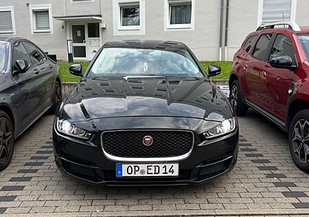 Jaguar XE 20d 180PS Ingenium Edition Automatik Inge...