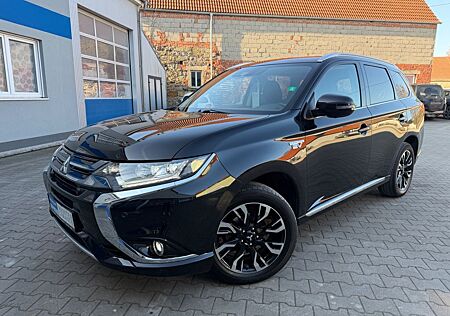 Mitsubishi Plug in Hybrid Outlander PHEV Top 4WD *Vollausstattung*1.Hand*LED*360*