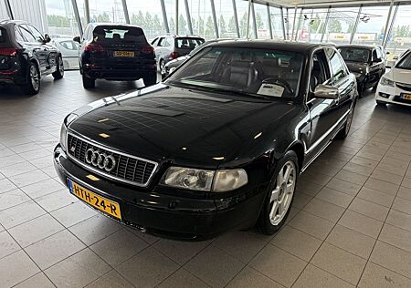 Audi S8 4.2