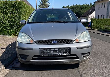 Ford Focus 1.6 *viele Extras*wenig km*