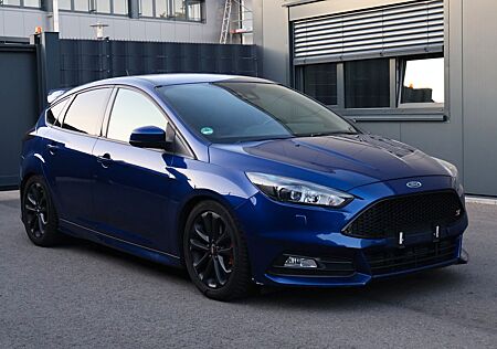 Ford Focus 2,0 ST Leder-Exklusiv-Paket Recaro LED