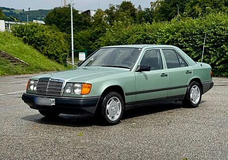 Mercedes-Benz 200 E W(124.021) | Rost frei | Wertgutachten