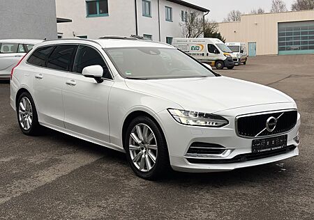Volvo V90 T8 Momentum Plug-In Hybrid AWD