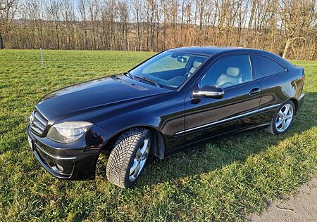 Mercedes-Benz CLC 220 CDI - Optisch+Technisch+Austattung Top!